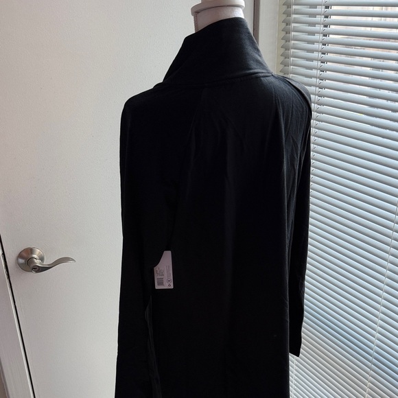 Black Long Sleeve Dress with Zipper Detail - Picture 4 of 5